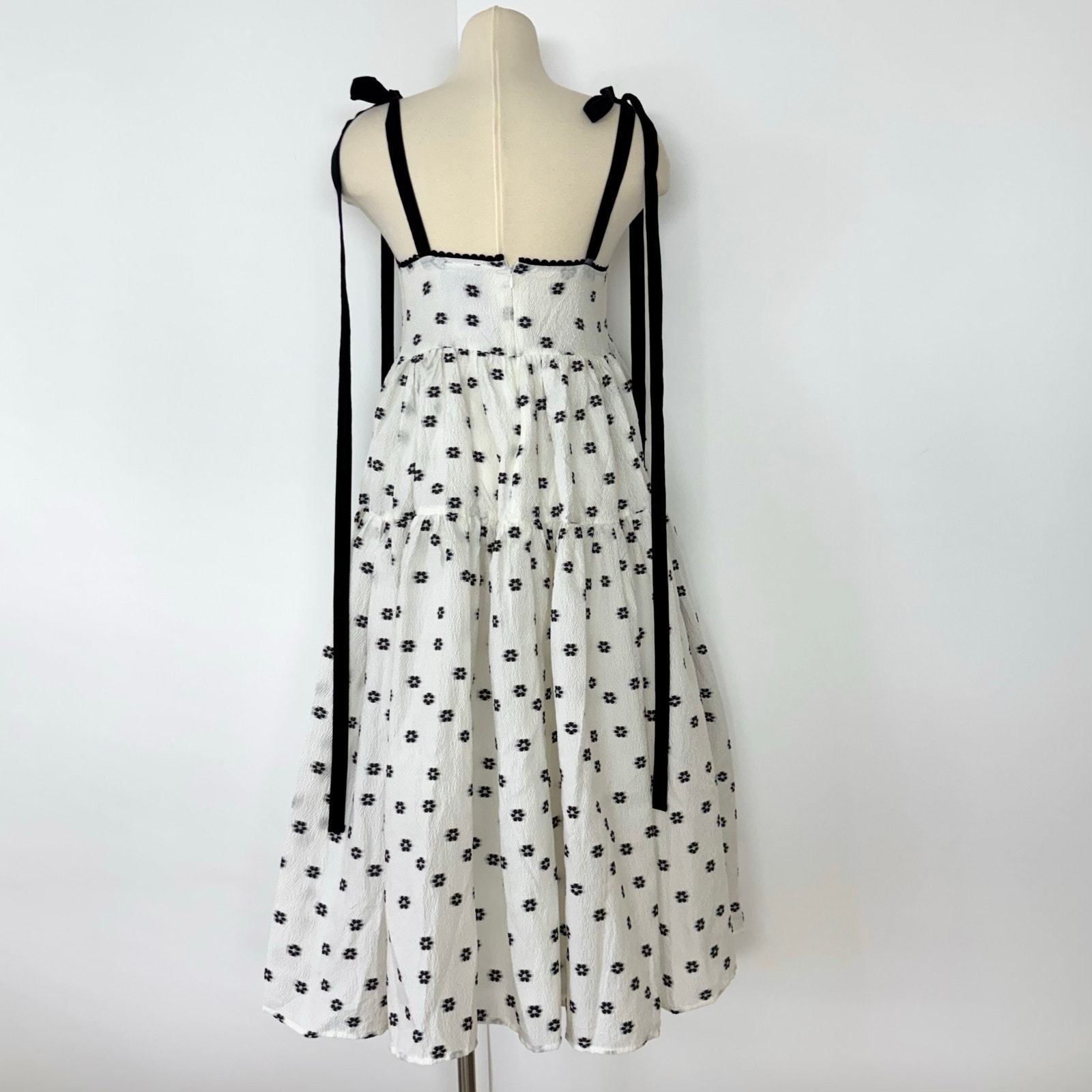 Sister Jane Lucia Jacquard Floral Midi Dress Textured Flowers Empire Waist M Nwt — image 5 of 8